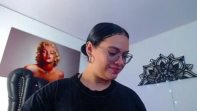 Taliana36 online show from February 21, 2025, 1:11 pm