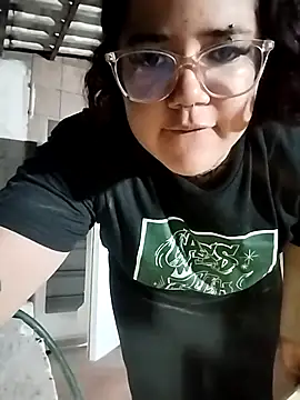 xomimuka online show from October 10, 2025, 5:08 am