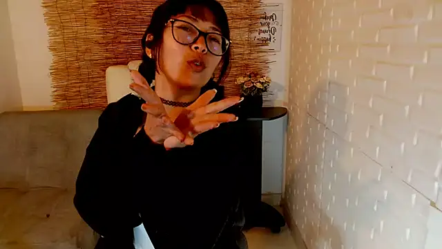 Luna 7 777 online show from March 19, 2025, 4:47 am