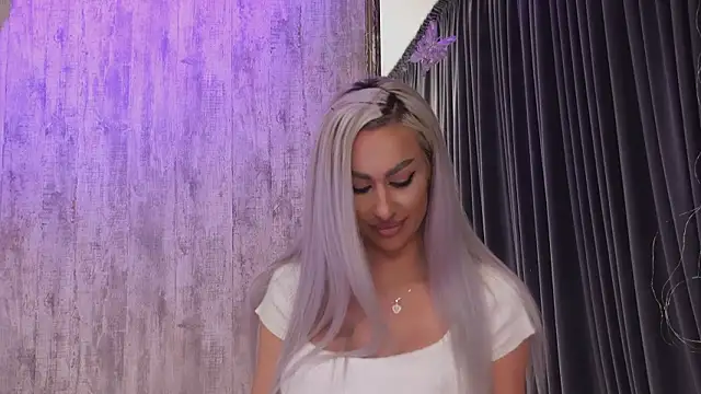 KarlaBart online show from February 8, 2026, 8:06 pm