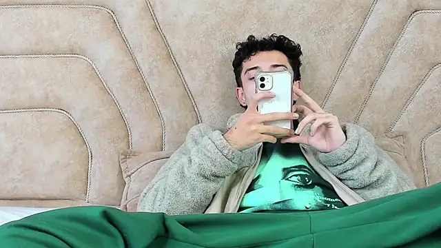 Snapshot of erickblaze_wm chatting on February 12, 2025, 12:33 pm erickblaze wm online show from February 12, 2025, 12:33 pm