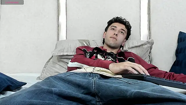 Snapshot of erickblaze_wm chatting on March 4, 2025, 7:43 pm erickblaze wm online show from March 4, 2025, 7:43 pm