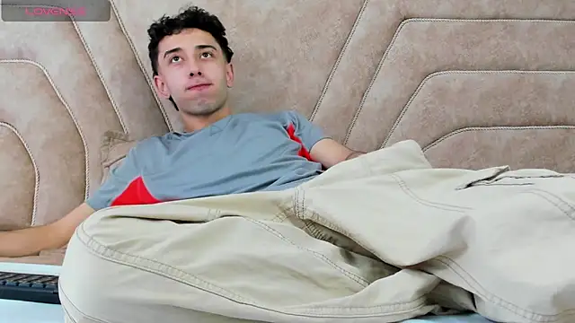 Snapshot of erickblaze_wm chatting on February 19, 2025, 2:01 pm erickblaze wm online show from February 19, 2025, 2:01 pm