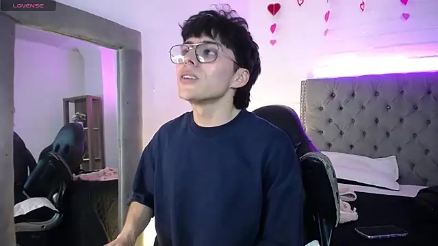 PepperTwink online show from September 12, 2025, 4:18 pm