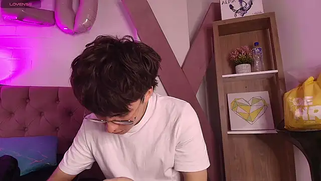 PepperTwink online show from December 15, 2025, 4:46 pm