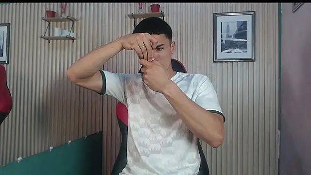 Snapshot of Becker2_ chatting on December 2, 2025, 10:22 pm Becker2 online show from December 2, 2025, 10:22 pm