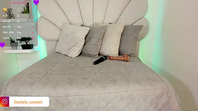 Danielaangelina online show from March 27, 2026, 6:00 am