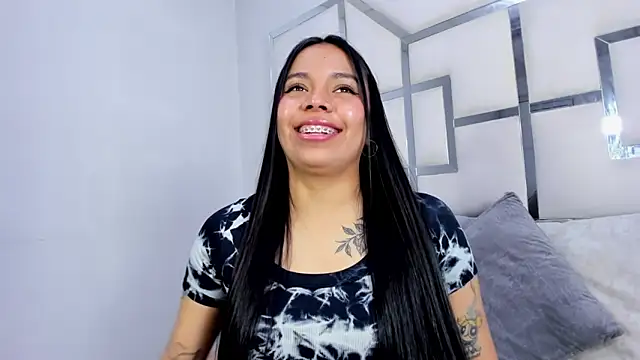 ZoeWan69 online show from September 30, 2025, 1:17 pm