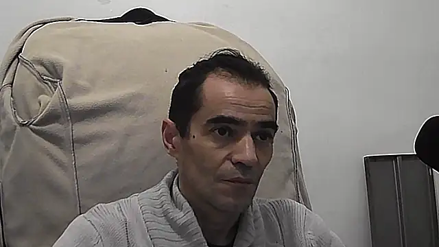 ReyDeBotones online show from March 8, 2026, 12:16 am