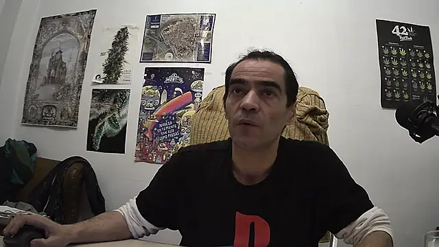 ReyDeBotones online show from April 18, 2026, 7:40 pm