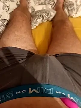 Dam70 online show from October 3, 2025, 8:21 pm