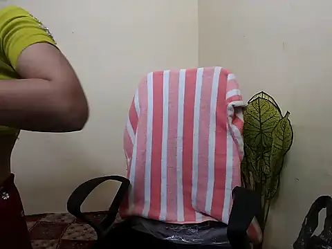 Rubi-Ji online show from October 11, 2025, 3:35 pm