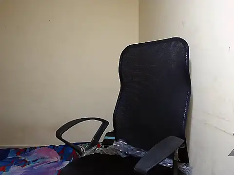 Rubi-Ji online show from September 19, 2025, 3:49 pm