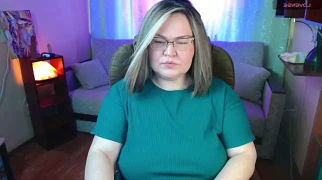 Vivien  wet online show from March 17, 2025, 11:00 am