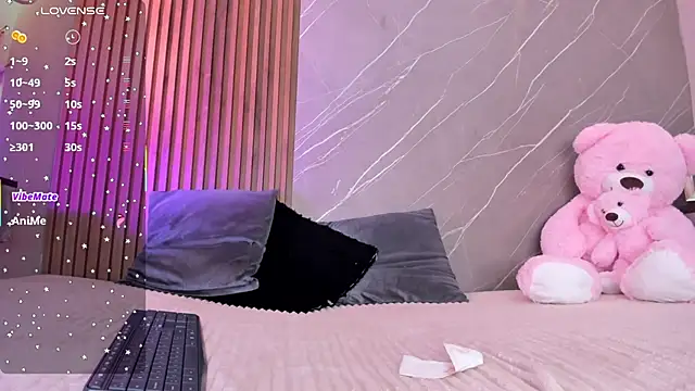 ariana jhonson1 online show from October 18, 2025, 12:40 pm