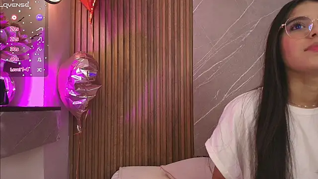 ariana jhonson1 online show from April 8, 2026, 12:28 pm