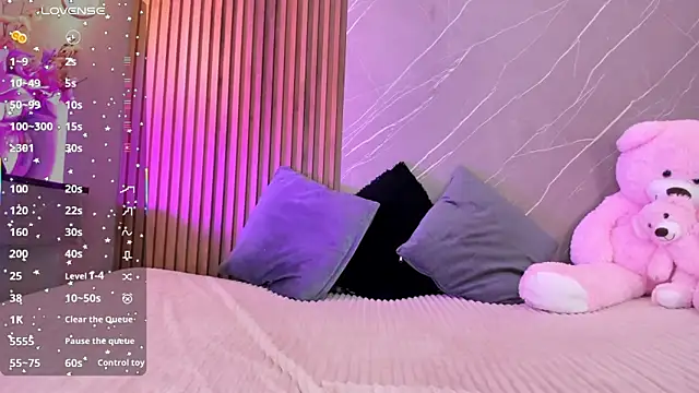 ariana jhonson1 online show from October 22, 2025, 12:37 pm