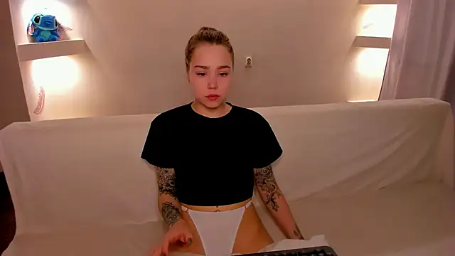 YourMegan online show from October 27, 2025, 7:59 pm