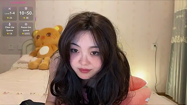 nanaliu6 online show from November 5, 2025, 2:09 pm