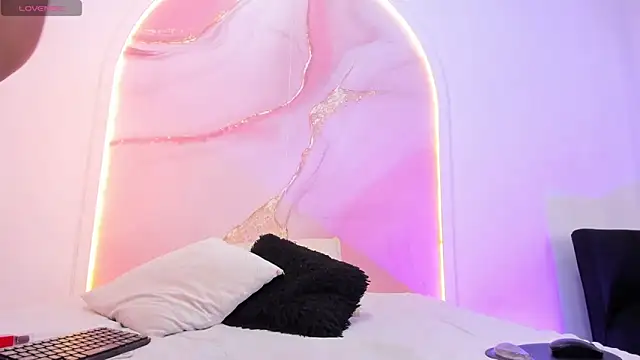 Snapshot of Sofii_Lopezz chatting on October 27, 2025, 12:50 pm Sofii Lopezz online show from October 27, 2025, 12:50 pm