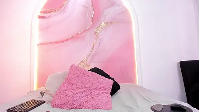 Snapshot of Sofii_Lopezz chatting on November 7, 2025, 11:48 am Sofii Lopezz online show from November 7, 2025, 11:48 am