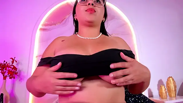 Snapshot of Sofii_Lopezz chatting on March 10, 2025, 5:50 pm Sofii Lopezz online show from March 10, 2025, 5:50 pm