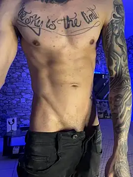 Walker Thomas1 online show from March 15, 2025, 7:05 pm