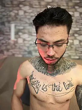 Walker Thomas1 online show from March 6, 2025, 9:36 am