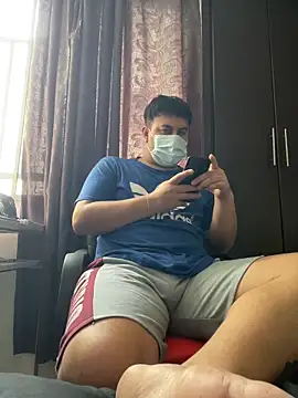 Snapshot of Dilan_2002 chatting on November 18, 2025, 6:22 pm Dilan 2002 online show from November 18, 2025, 6:22 pm