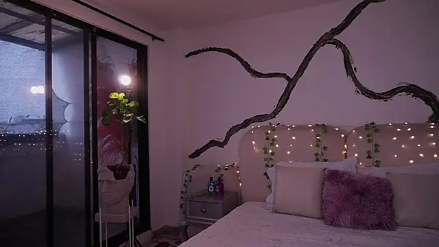 soidai miiu online show from September 27, 2025, 8:26 pm