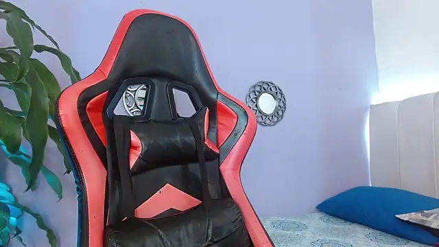 triana crimson online show from October 5, 2025, 12:12 am