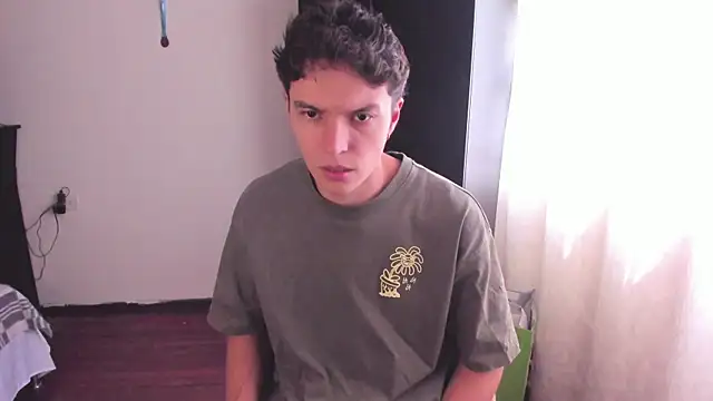 Snapshot of Mastrangelo_xxx chatting on March 18, 2025, 8:05 pm Mastrangelo xxx online show from March 18, 2025, 8:05 pm