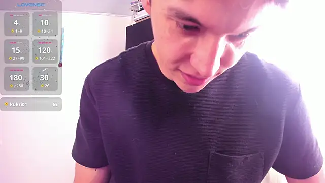 Snapshot of Mastrangelo_xxx chatting on March 21, 2025, 8:50 pm Mastrangelo xxx online show from March 21, 2025, 8:50 pm