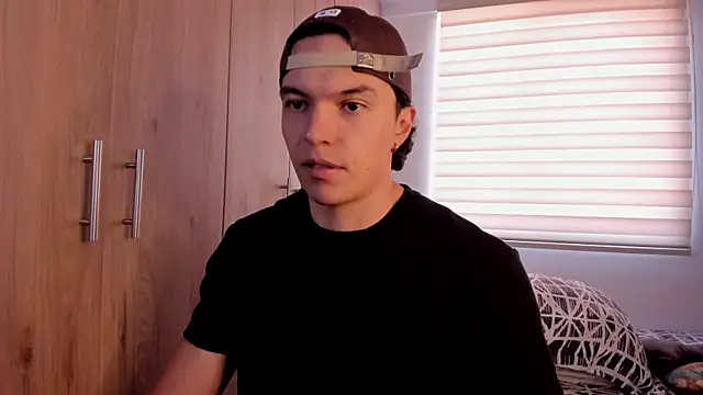 Snapshot of Mastrangelo_xxx chatting on November 22, 2025, 7:57 pm Mastrangelo xxx online show from November 22, 2025, 7:57 pm