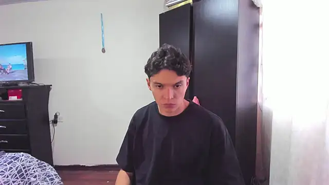 Snapshot of Mastrangelo_xxx chatting on February 26, 2025, 10:26 pm Mastrangelo xxx online show from February 26, 2025, 10:26 pm