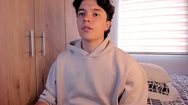 Snapshot of Mastrangelo_xxx chatting on November 25, 2025, 8:09 pm Mastrangelo xxx online show from November 25, 2025, 8:09 pm