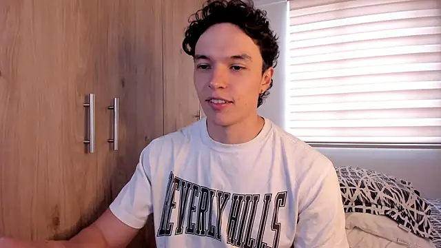 Snapshot of Mastrangelo_xxx chatting on November 29, 2025, 8:20 pm Mastrangelo xxx online show from November 29, 2025, 8:20 pm