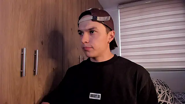 Snapshot of Mastrangelo_xxx chatting on November 19, 2025, 9:26 pm Mastrangelo xxx online show from November 19, 2025, 9:26 pm