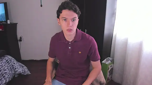 Snapshot of Mastrangelo_xxx chatting on March 3, 2025, 1:45 pm Mastrangelo xxx online show from March 3, 2025, 1:45 pm