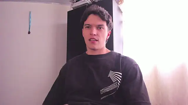 Snapshot of Mastrangelo_xxx chatting on March 12, 2025, 6:22 pm Mastrangelo xxx online show from March 12, 2025, 6:22 pm