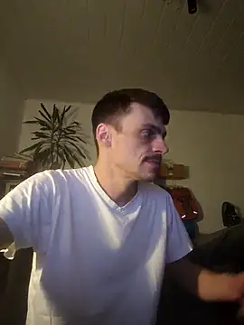 leinadanal online show from February 4, 2025, 11:38 pm