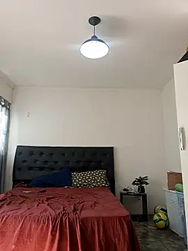 liamlara online show from March 18, 2025, 2:39 pm