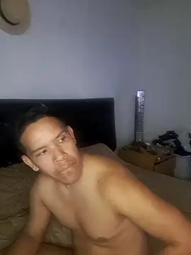 liamlara online show from November 16, 2025, 11:41 pm