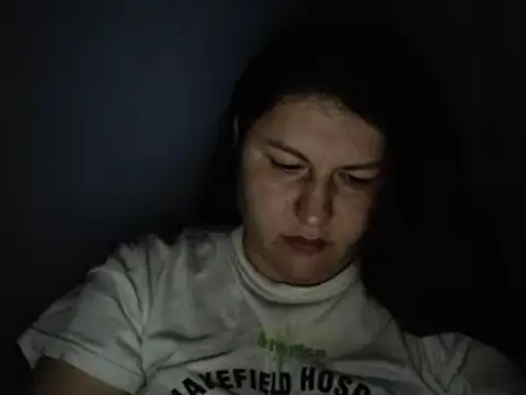 KiraSwee online show from September 19, 2025, 6:12 pm