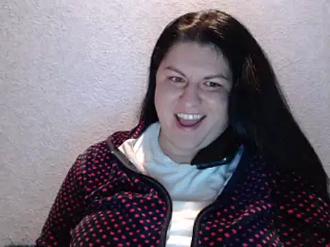 KiraSwee online show from October 18, 2025, 4:53 pm