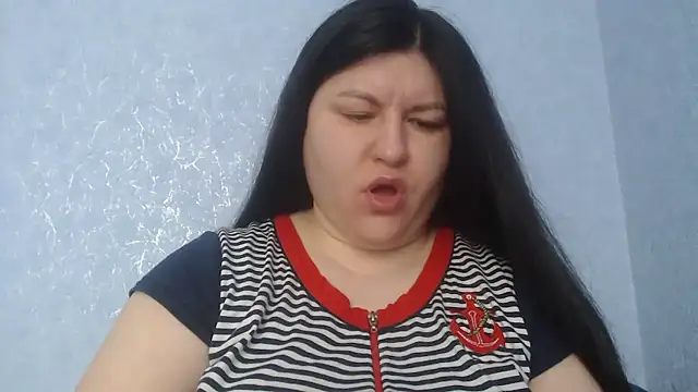 KiraSwee online show from January 15, 2026, 7:23 am