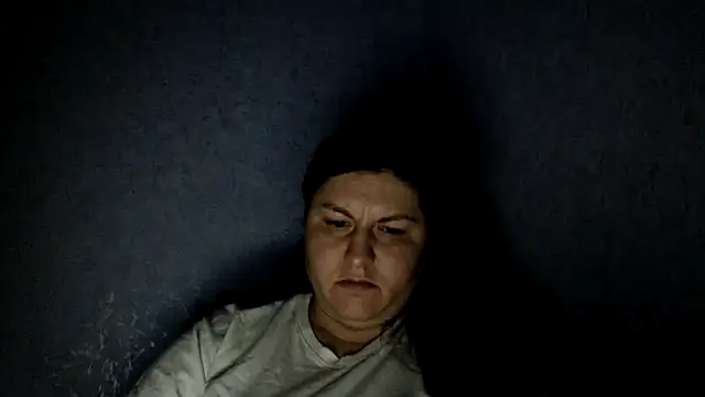 KiraSwee online show from September 9, 2025, 8:29 pm