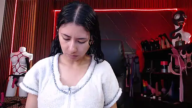 XiaQueen online show from September 25, 2025, 11:38 am