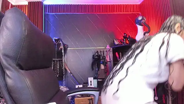 Snapshot of XiaQueen chatting on January 15, 2026, 11:35 am XiaQueen online show from January 15, 2026, 11:35 am