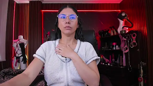 Snapshot of XiaQueen chatting on October 17, 2025, 11:45 am XiaQueen online show from October 17, 2025, 11:45 am